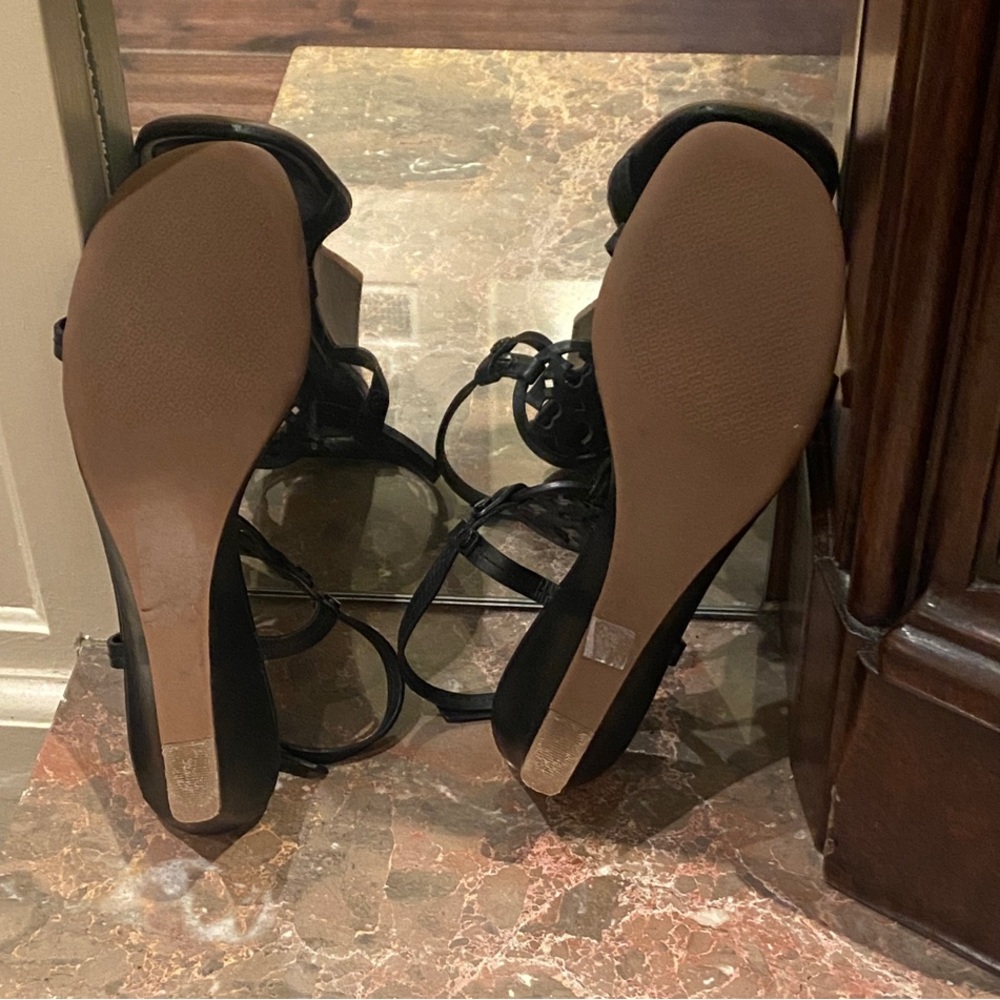 Tory Burch Black Wedge Sandals. Size 8.5 - Picture 10 of 10
